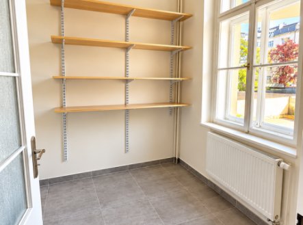 Pronájem kanceláře, 64 m²
