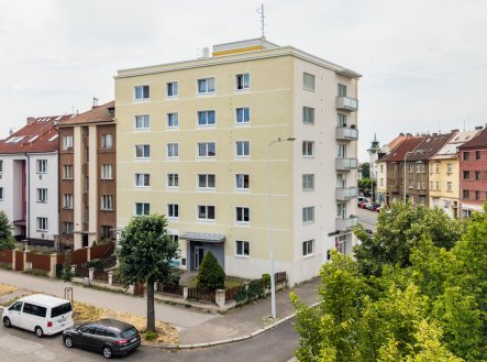 Pronájem bytu, 1+1, 66 m²