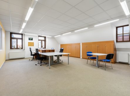 Pronájem kanceláře, 93 m²