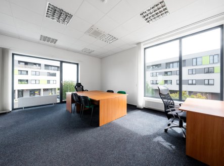 Pronájem kanceláře, 76 m²