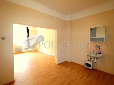Pronájem kanceláře, 73 m²