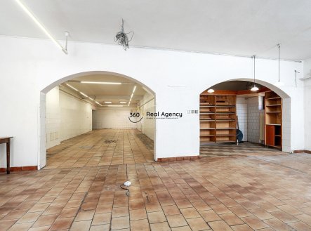 Prodej obchodní prostory, 390 m²