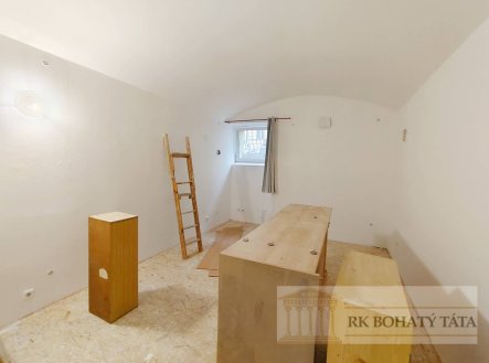 Pronájem kanceláře, 75 m²