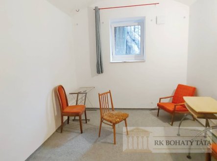 Pronájem kanceláře, 75 m²