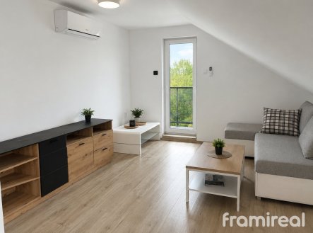 Pronájem bytu, 2+kk, 75 m²
