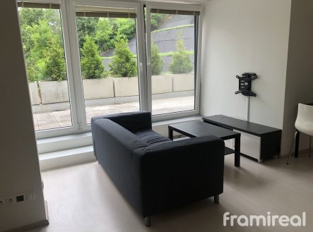 Pronájem bytu, 1+kk, 42 m²
