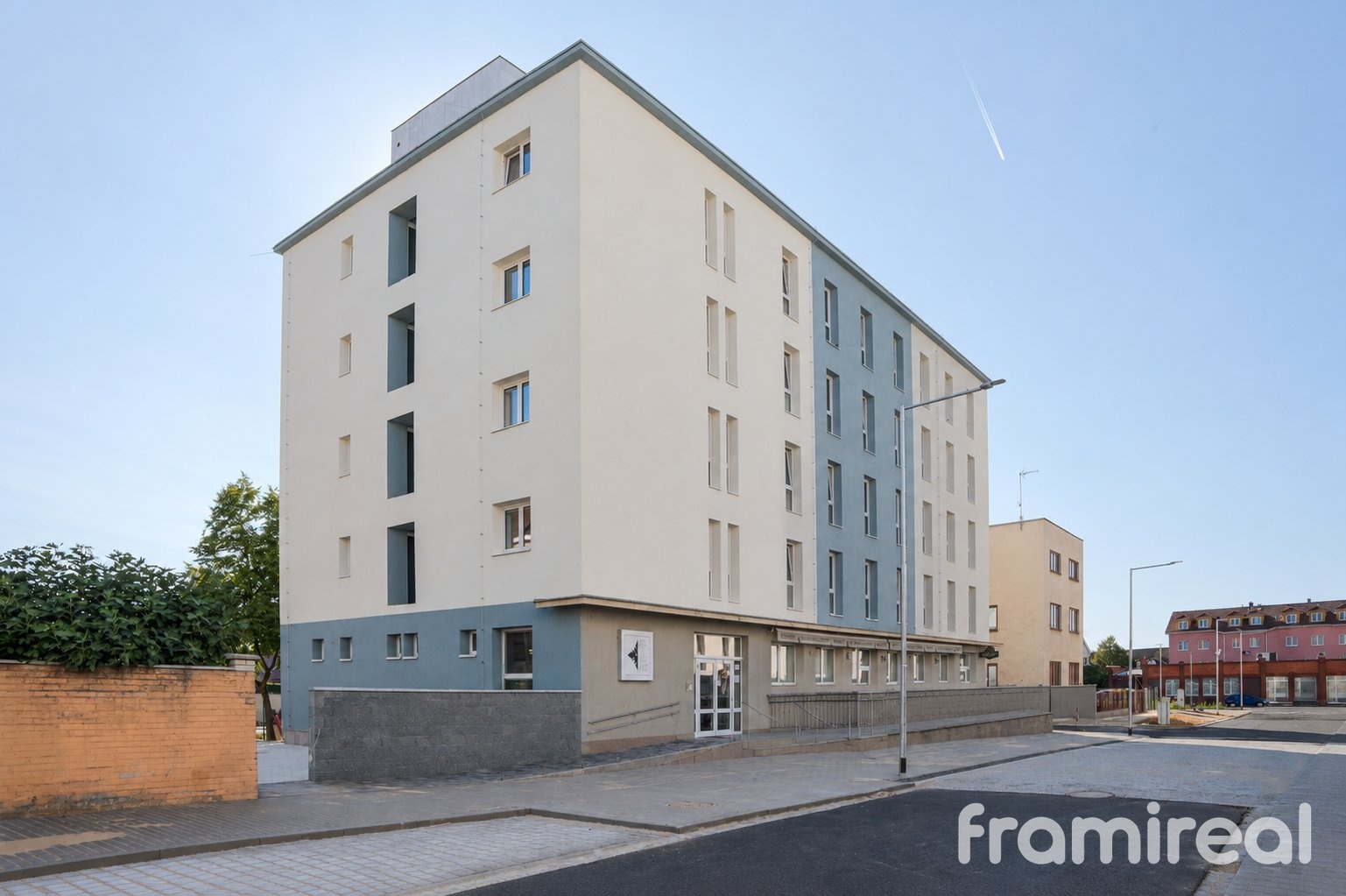 Pronájem bytu 1+kk, 26 m² – Veselí nad Moravou, náměstí Míru