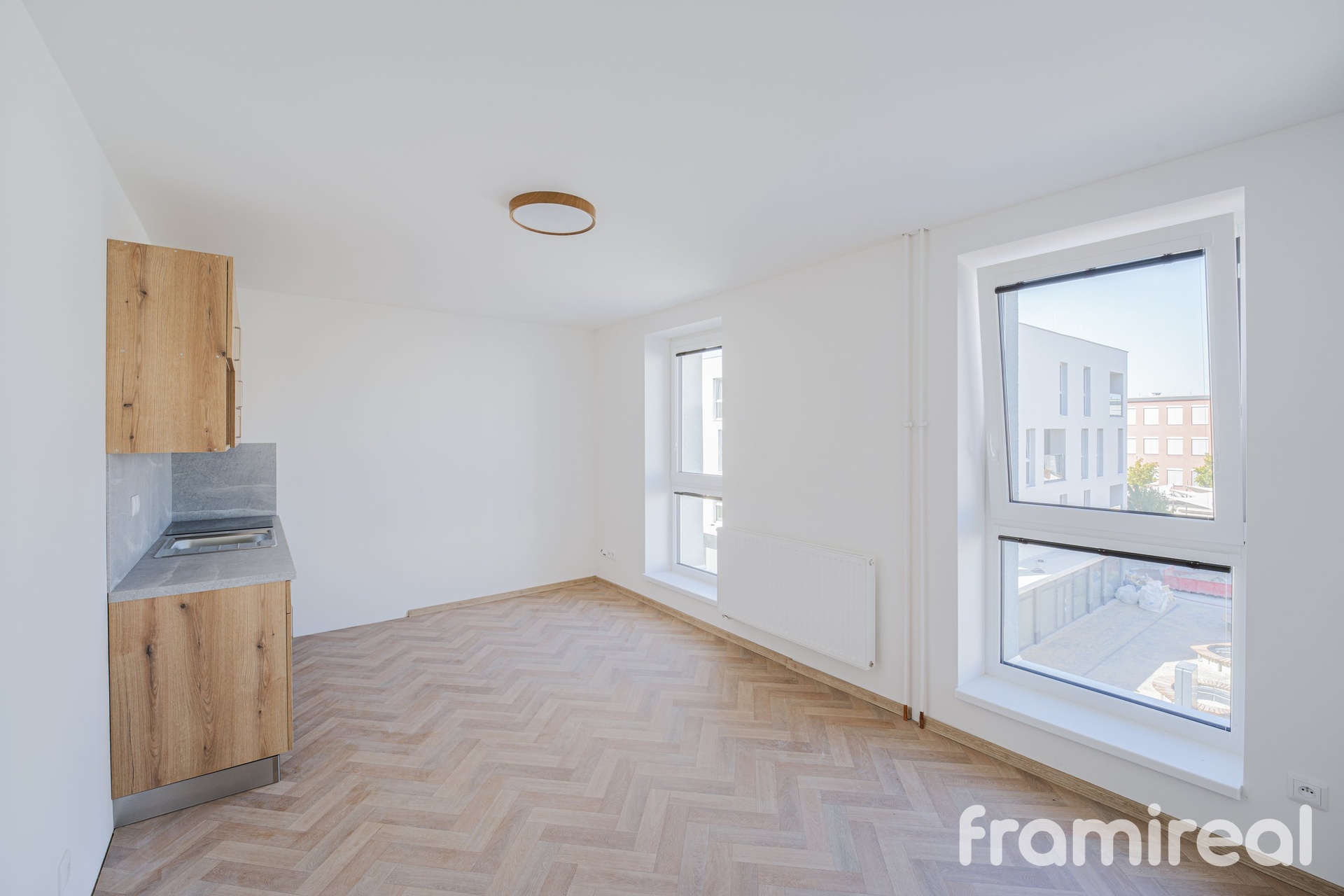 Pronájem bytu 1+kk, 26 m² – Veselí nad Moravou, náměstí Míru