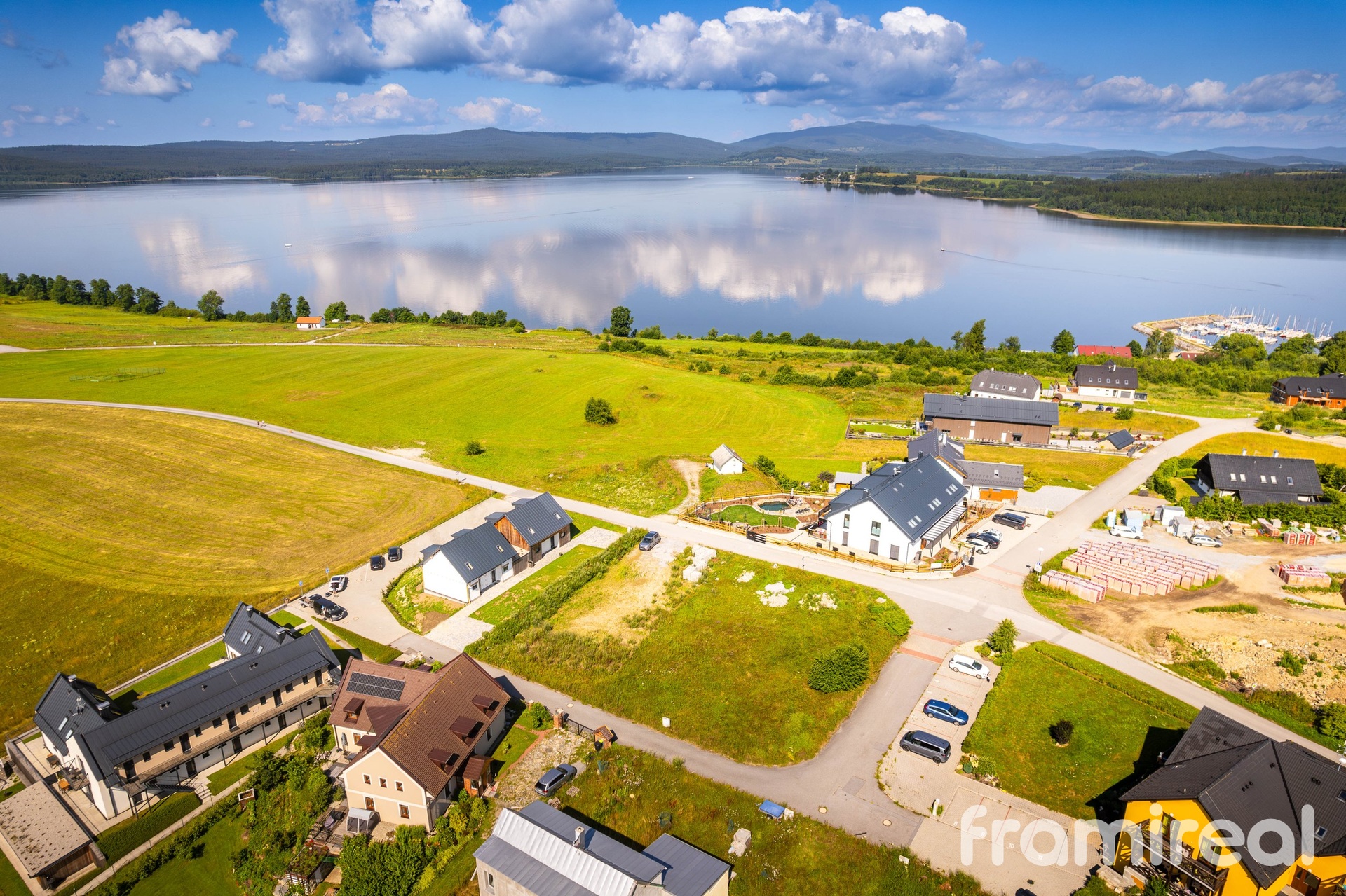 Prodej pozemku s platným stavebním povolením, 962 m² - Frymburk - Kovářov