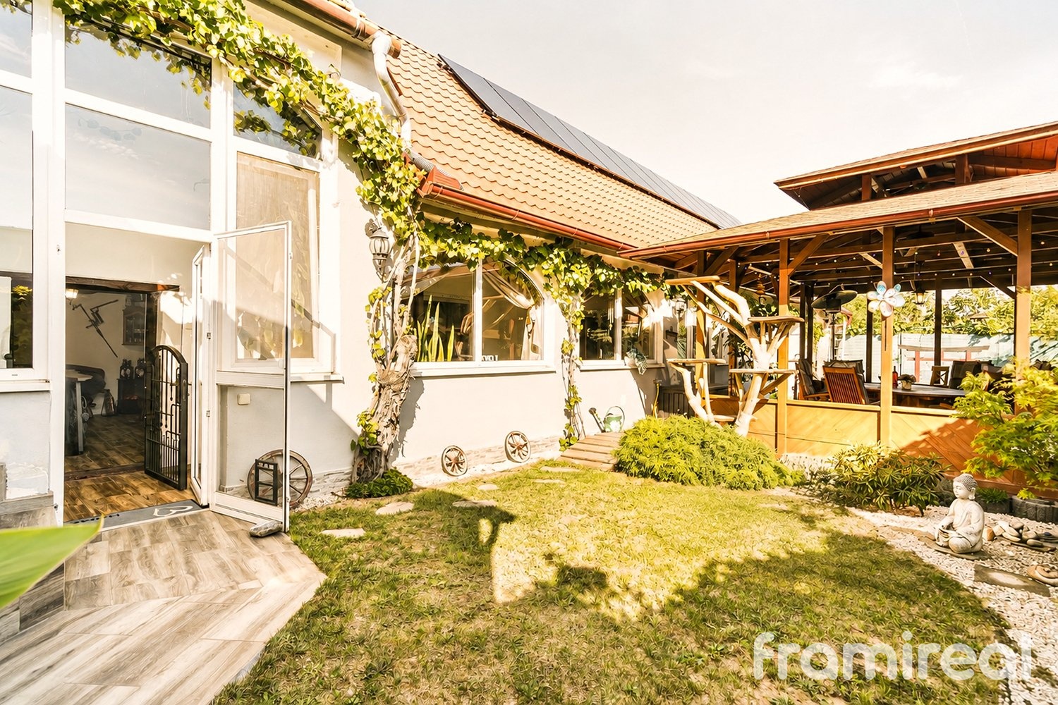 Prodej rodinného domu 250 m², Strachotín