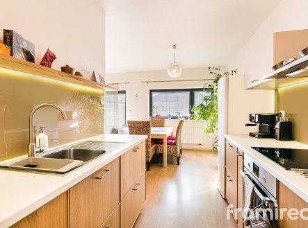 Pronájem bytu, 3+kk, 84 m²