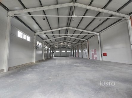 Pronájem výrobní prostory, 738 m²