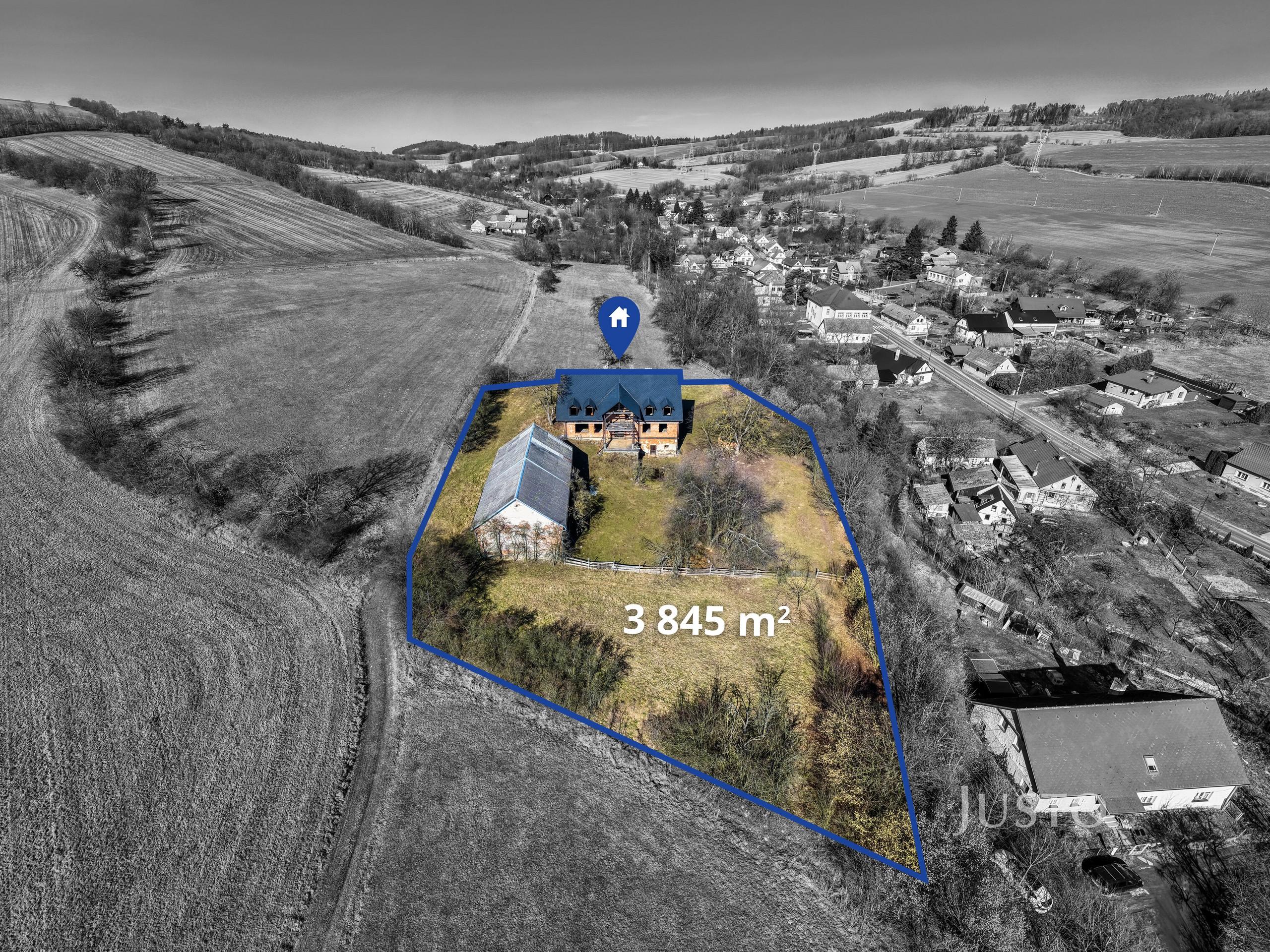 Prodej vícegeneračního domu 500 m² s pozemkem 3845 m²