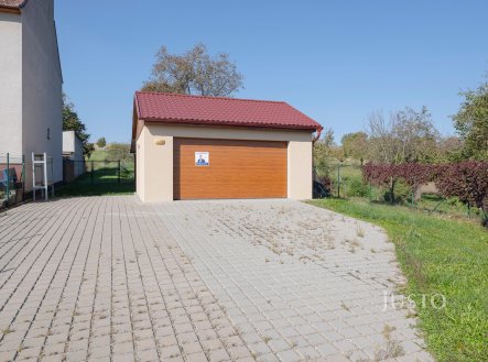 Prodej pozemku pro bydlení, 2 331 m²