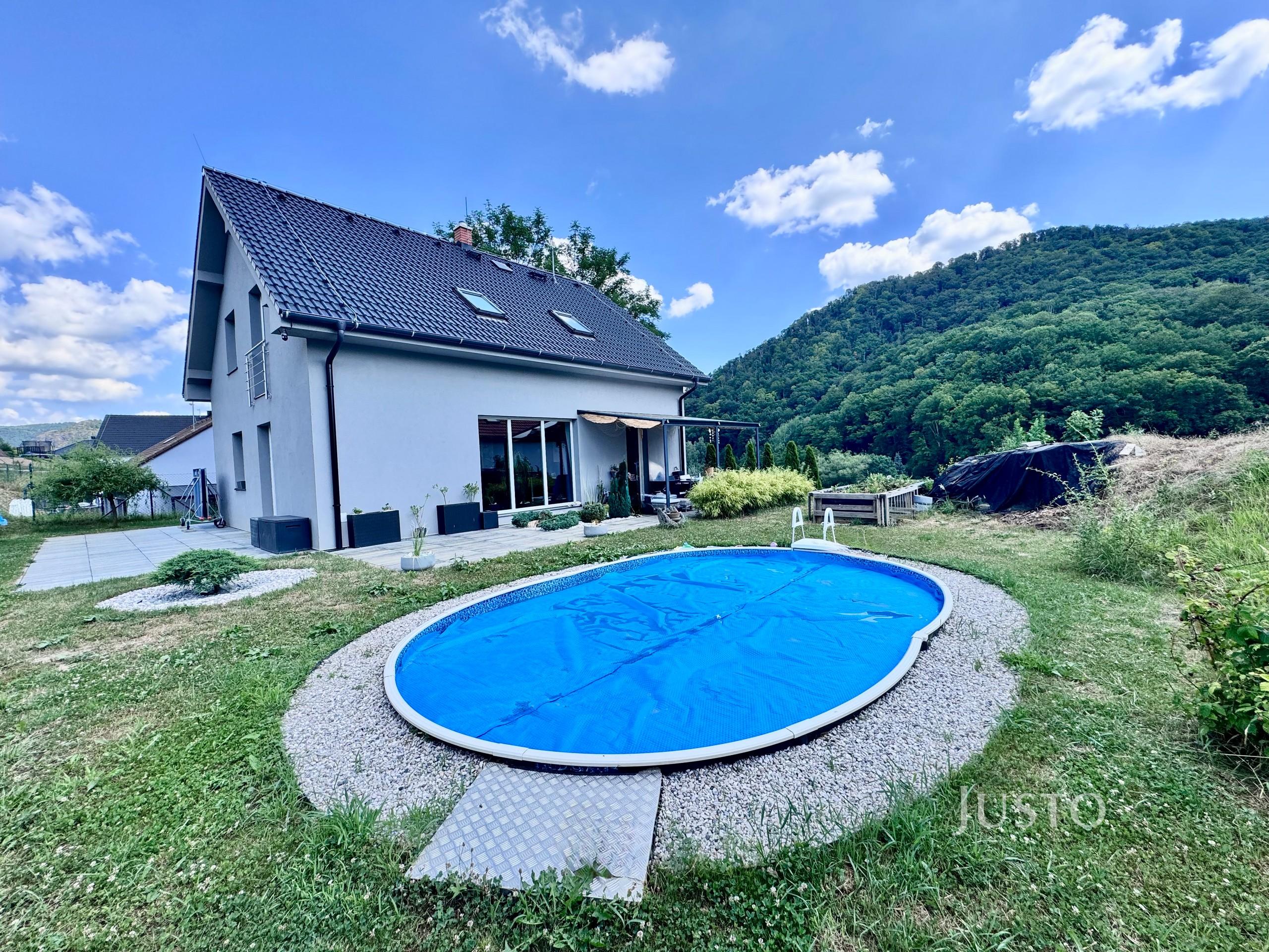 Prodej rodinného domu 148 m² s pozemkem 1008 m² + terasa