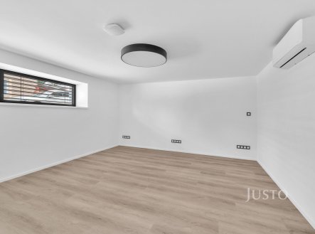Pronájem kanceláře, 33 m²
