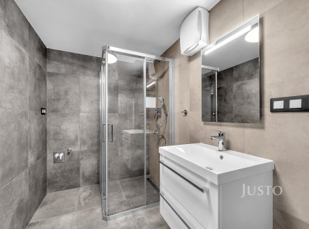 Pronájem kanceláře, 33 m²
