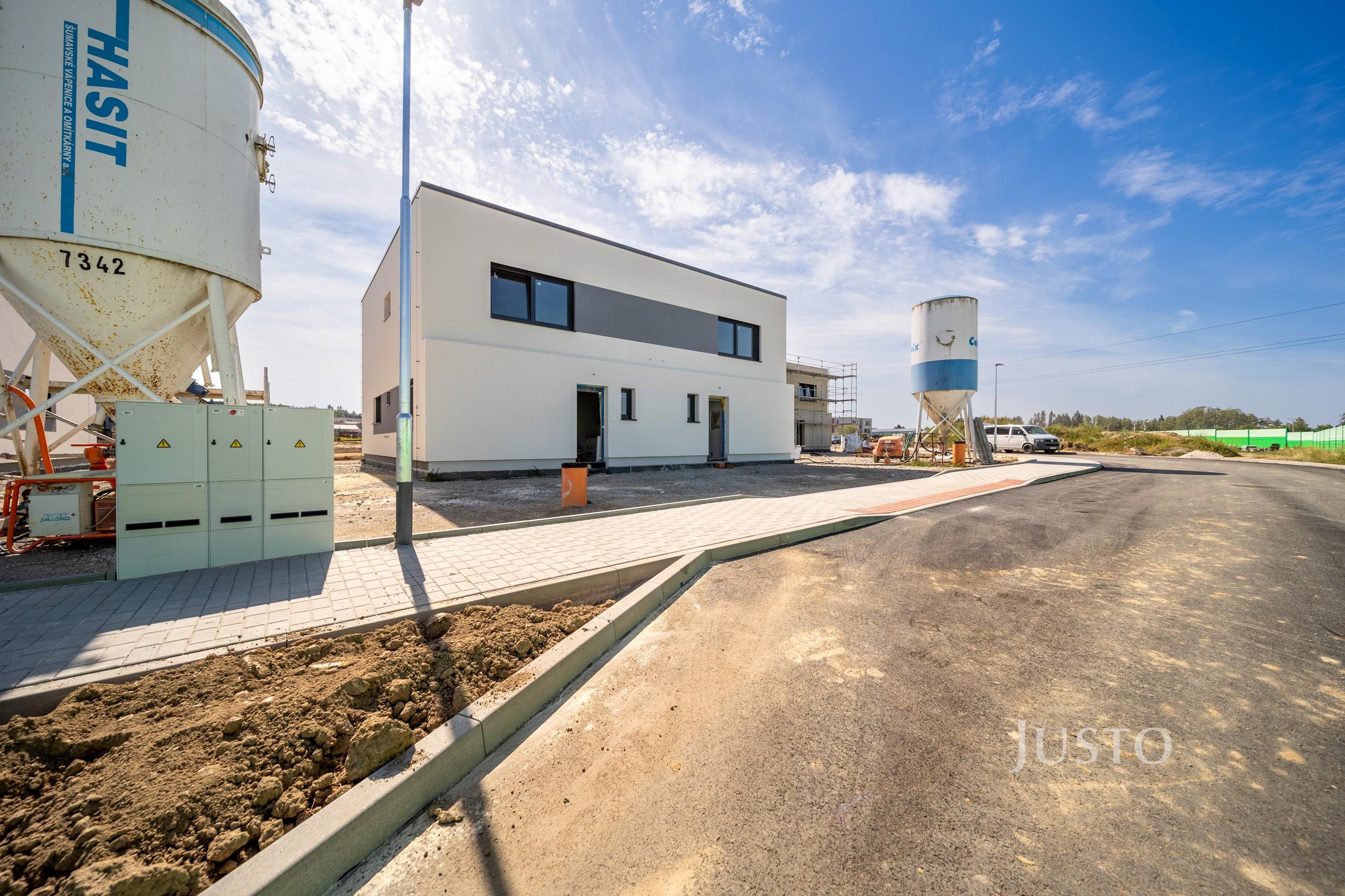 Prodej rodinného domu 123 m² s pozemkem 387 m² + terasa 23 m²