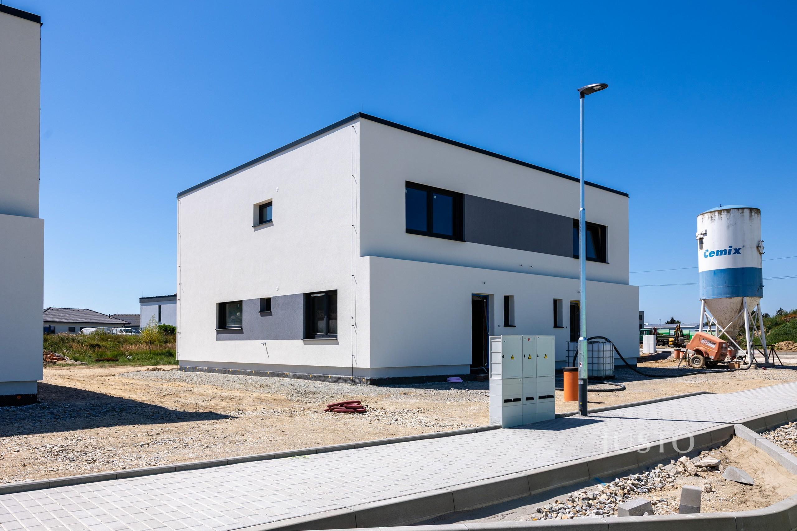 Prodej 5+kk 123 m² + zahrada 224 m² + terasa + parkování - SO.01-1