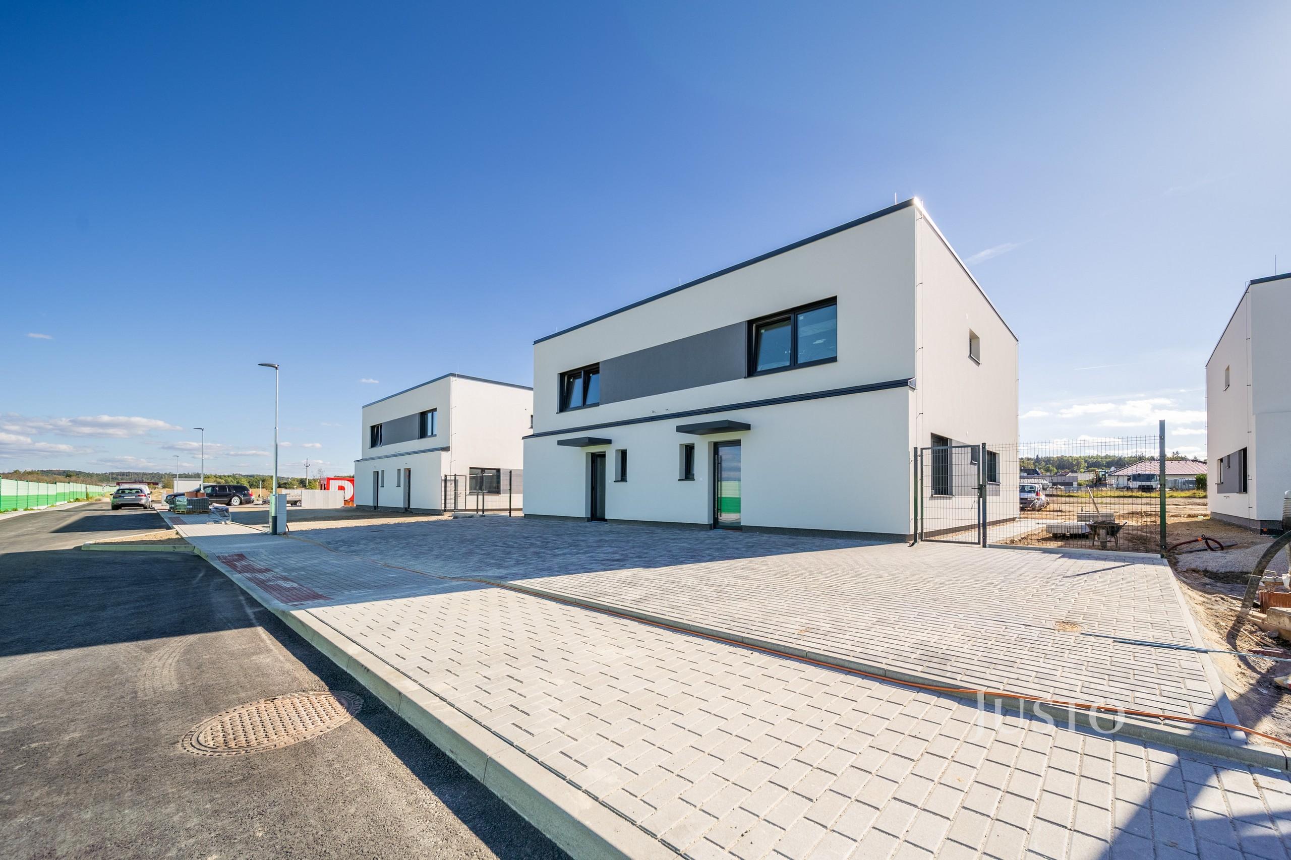 Prodej rodinného domu 123 m² s pozemkem 387 m² + terasa 23 m²