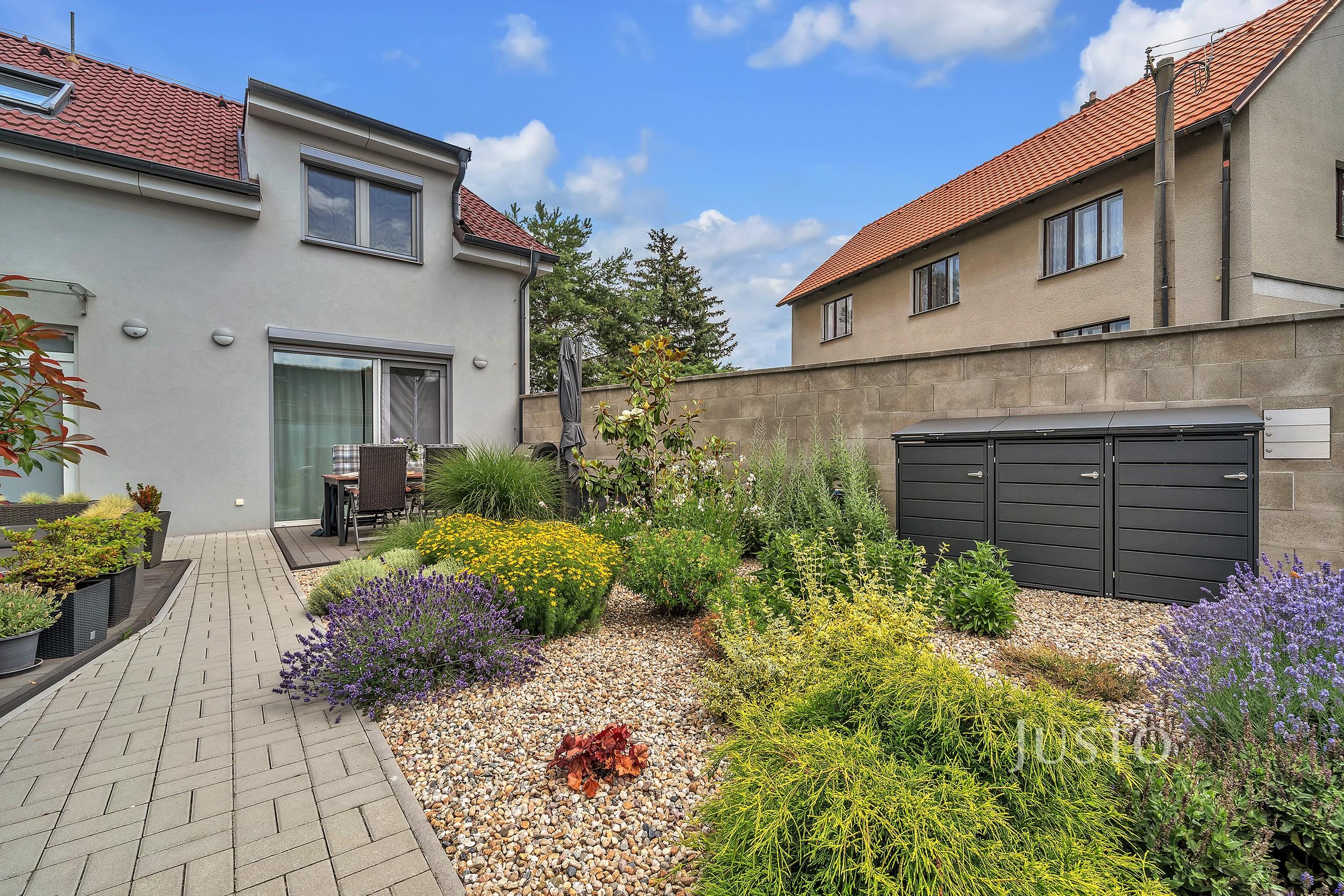 Prodej 4+kk 128 m² + terasa 12 m² + garáž