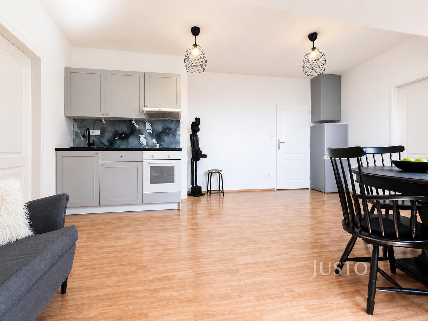 Prodej 4+kk, 71 m² + parkování, Písek - Pražská