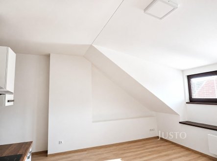 Pronájem bytu, 1+kk, 30 m²
