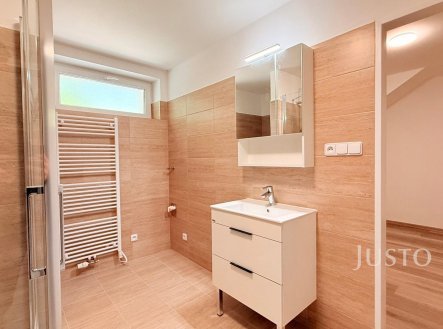 Pronájem domu/vily, 210 m²