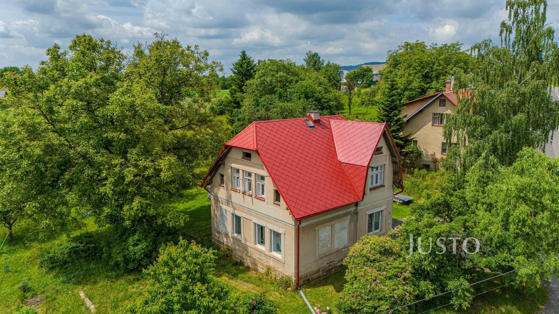 Prodej rodinného domu 180 m² s pozemkem 1 758 m²