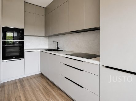 Pronájem bytu, 2+kk, 3 860 m²