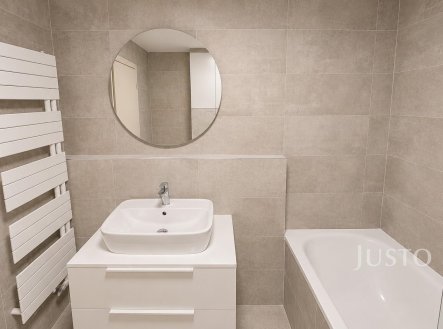 Pronájem bytu, 2+kk, 3 860 m²