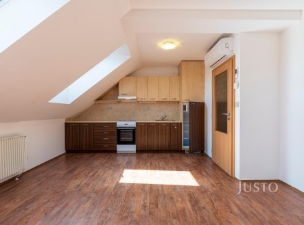 Pronájem bytu, 2+kk, 42 m²