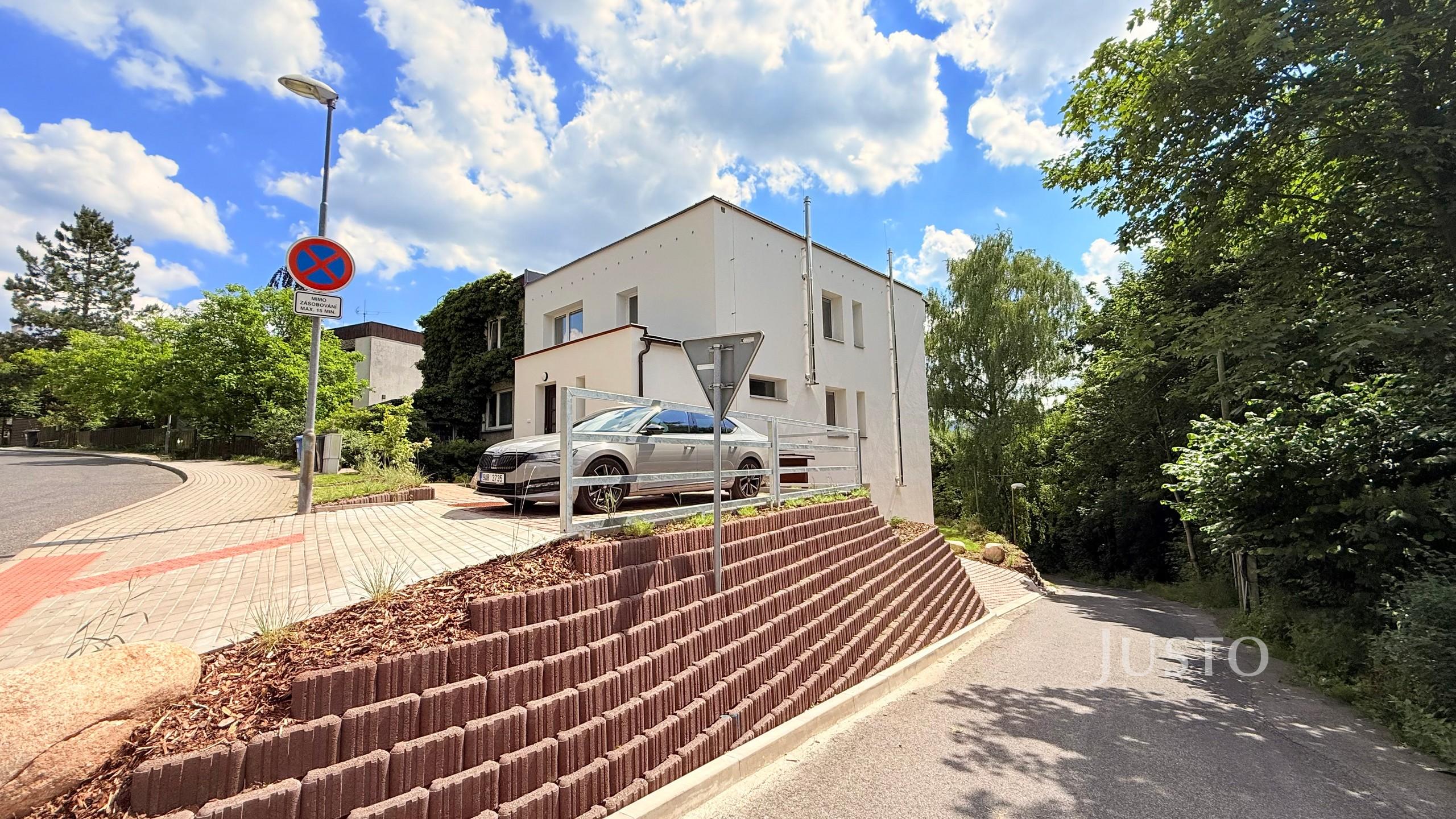 Pronájem 2+kk 43 m² + terasa + lodžie + parkování