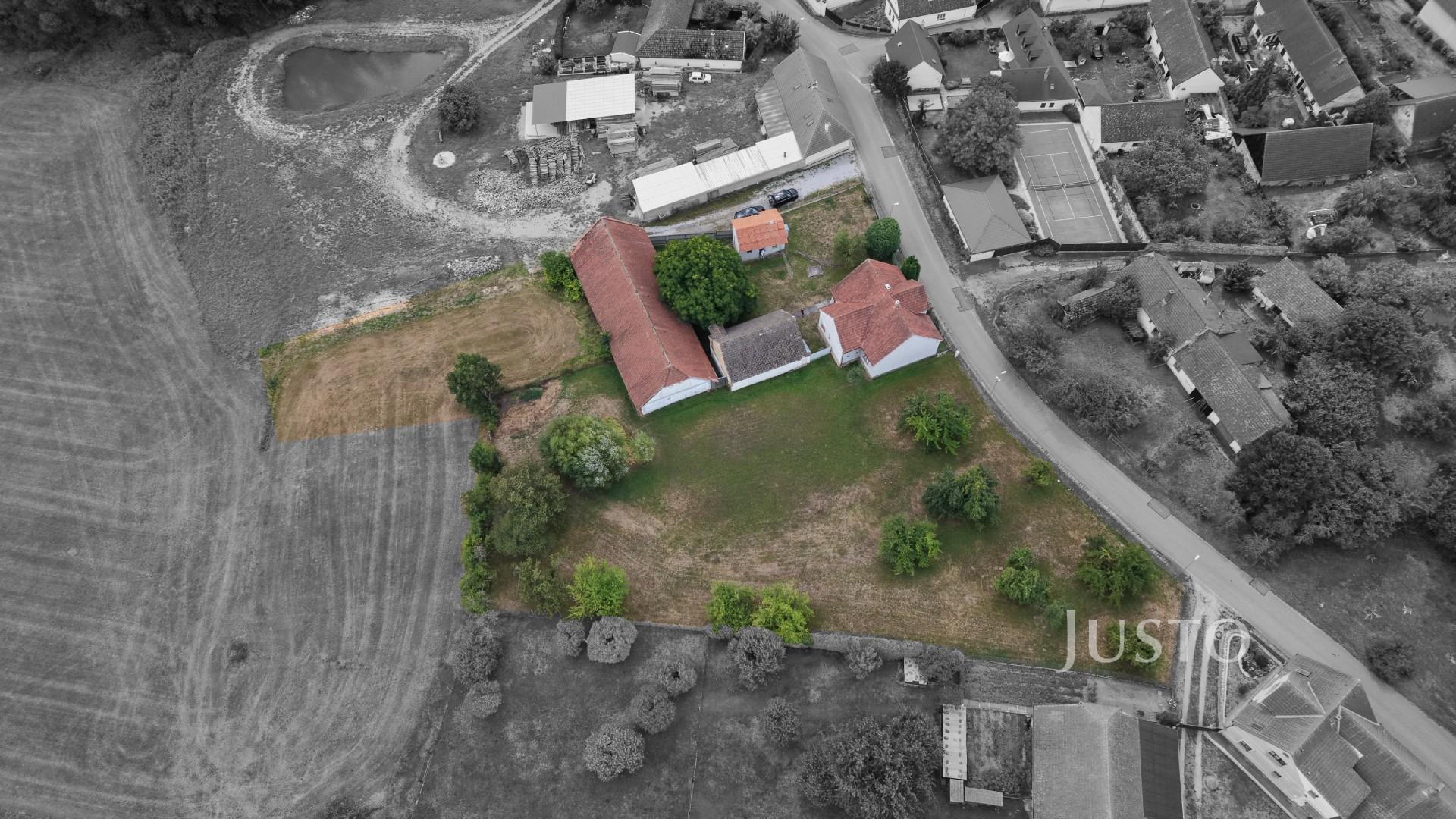 Prodej rodinného domu 514 m² s pozemkem 5 451 m²