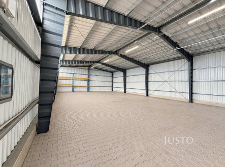 Pronájem skladu, 250 m²