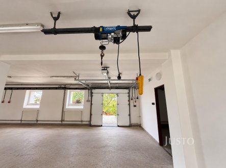 Pronájem výrobní prostory, 200 m²