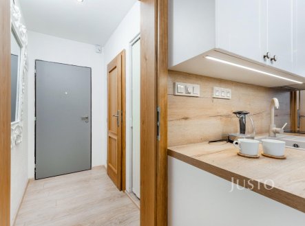Pronájem bytu, 1+kk, 32 m²