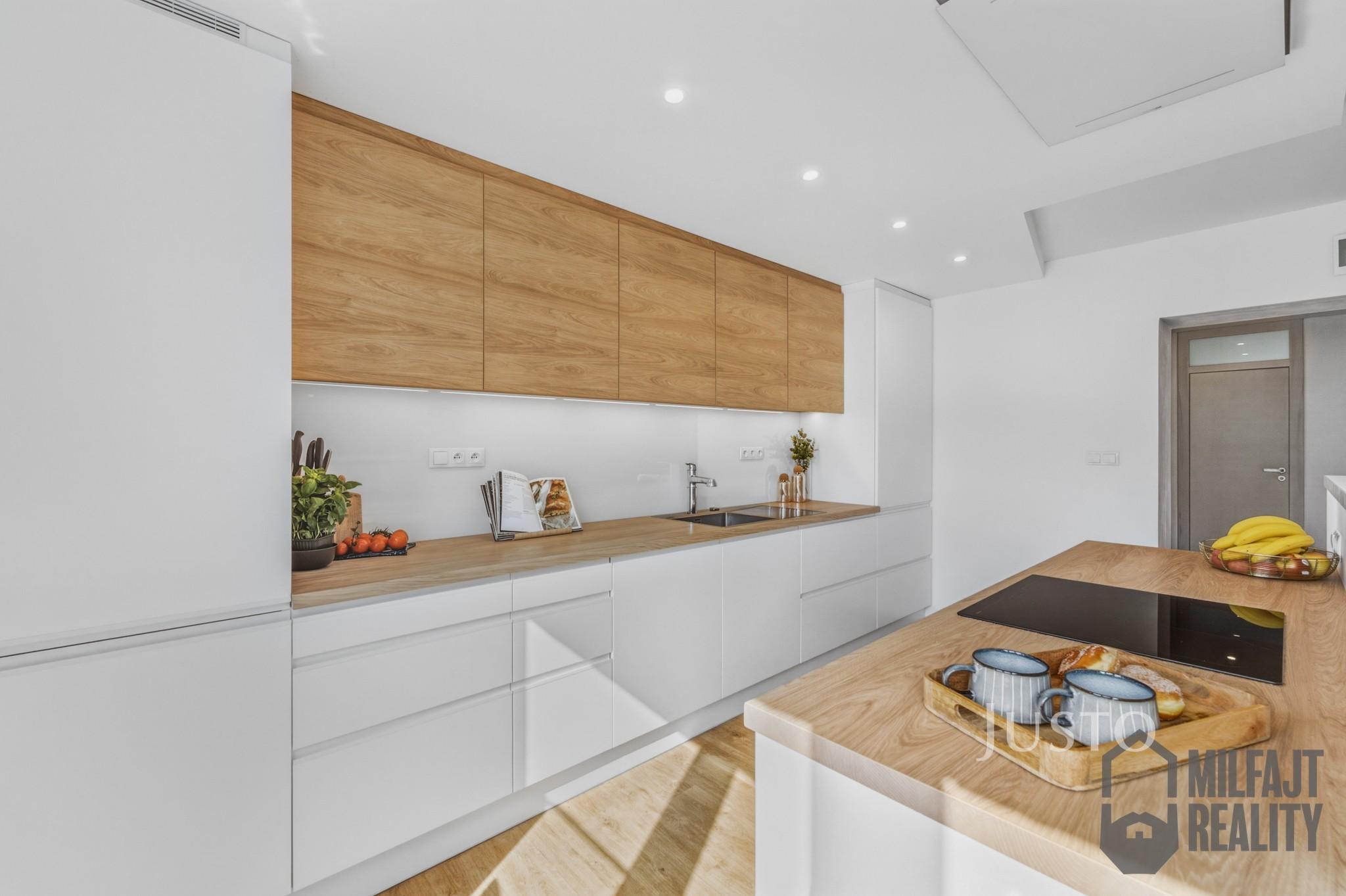 Prodej 6 a více 139 m² + parkování