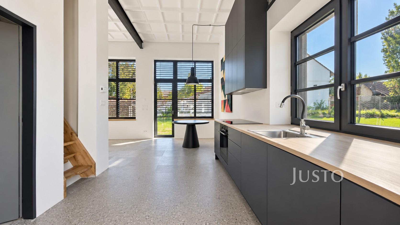 Pronájem kanceláří 85 m² + terasa, Písek - Za Nádražím