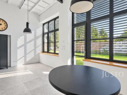 Pronájem kanceláře, 85 m²