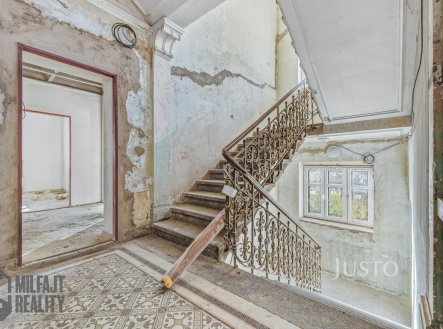 Prodej nájemního domu, 851 m²