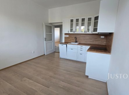 Pronájem bytu, 2+1, 77 m²