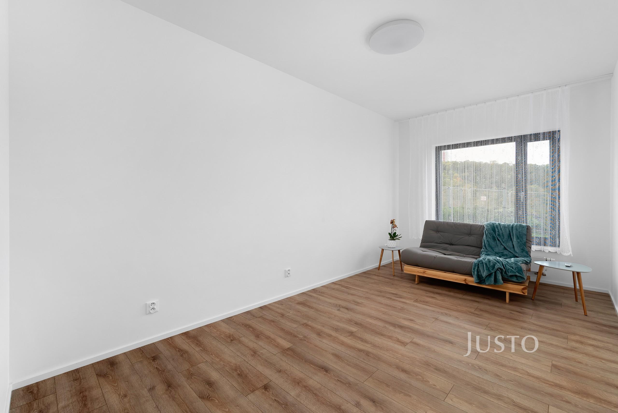 Pronájem 2+kk 47 m² + terasa 40 m² + parkování