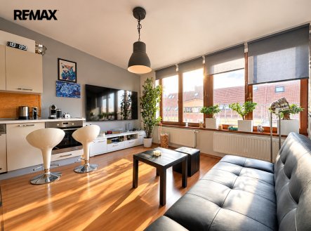 Obývací pokoj s kuchyňským koutem | Prodej bytu, 2+kk, 50 m²