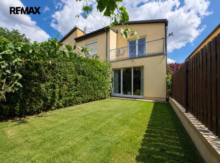 Pohled na dům ze zahrady | Prodej - dům/vila, 86 m²