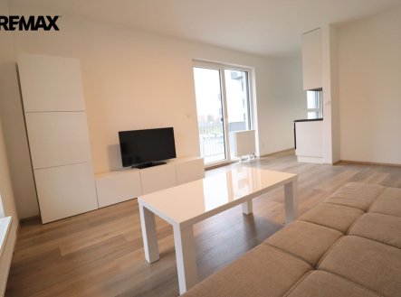 Pronájem bytu, 1+kk, 37 m²
