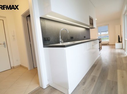 Pronájem bytu, 1+kk, 37 m²
