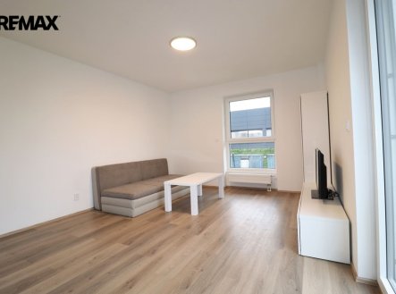 Pronájem bytu, 1+kk, 37 m²