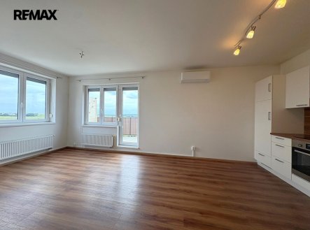 Pronájem bytu, 3+kk, 75 m²