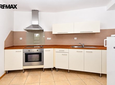Pronájem bytu, 1+kk, 40 m²